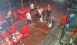唐山烧烤店路人爆料视频,路人爆料视频揭示惊人一幕